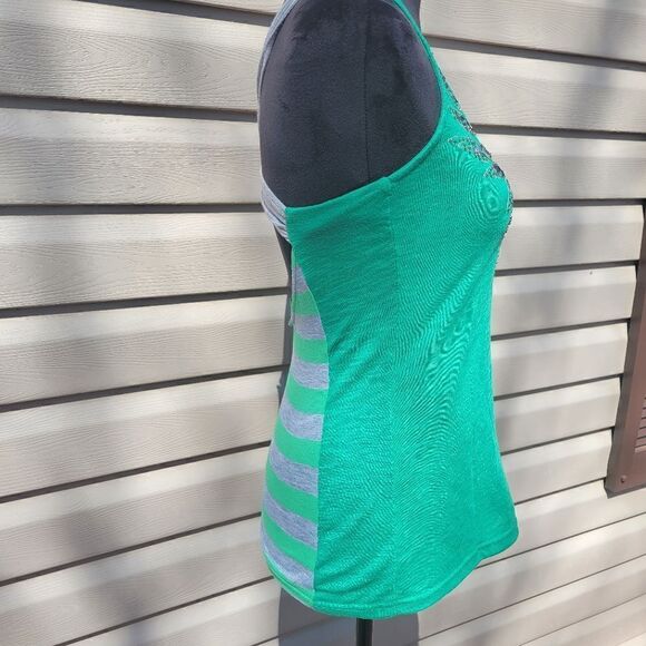 Miss Me Green Scoop Neck Sleeveless Sequin Stripe Casual Tank Top Size Small - Picture 6 of 15